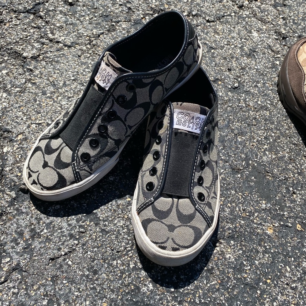 Coach authentic size 7 1/2. These are super cute